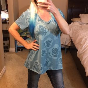 NWOT LuLaRoe t Shirt